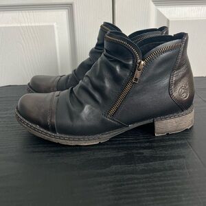 REMONTE women's Chandra Zip Bootie in Black Bronze EU 38